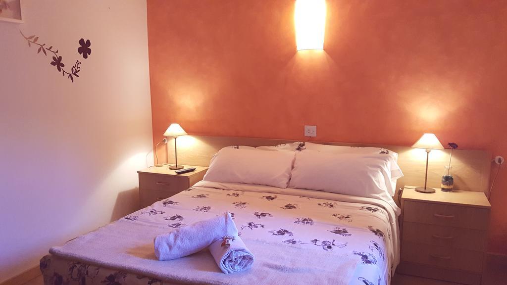 Hostal La Cuineta De Cal Triuet Gósol Exterior foto