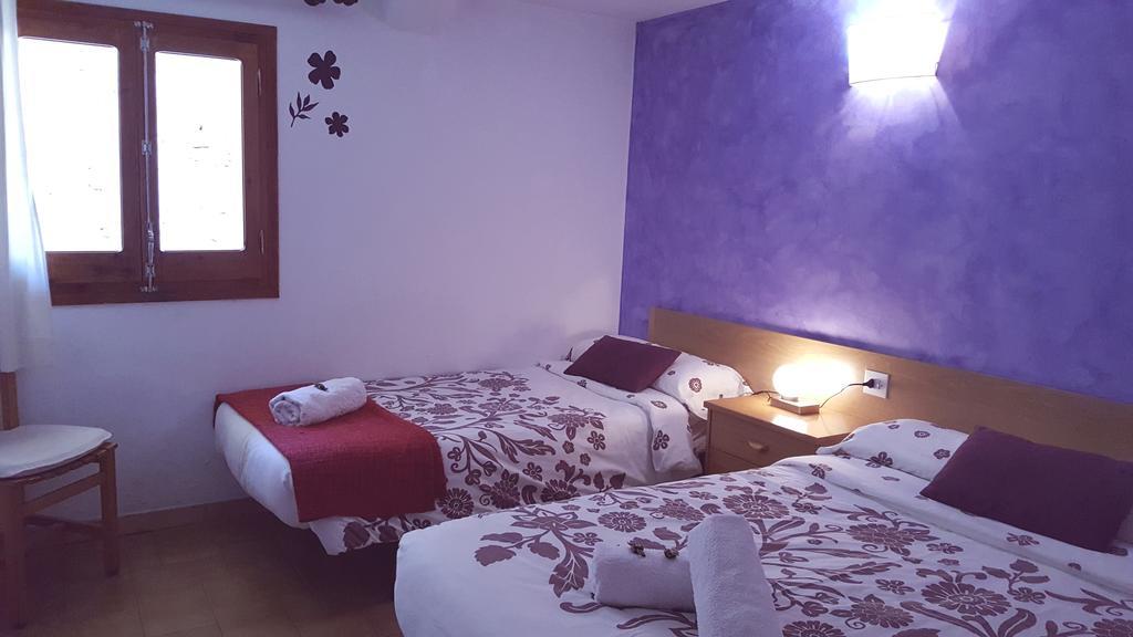 Hostal La Cuineta De Cal Triuet Gósol Exterior foto